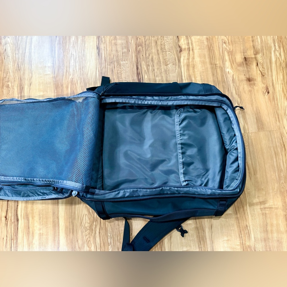Patagonia Black Hole Mini MLC Pack 30L - Picture 4 of 6